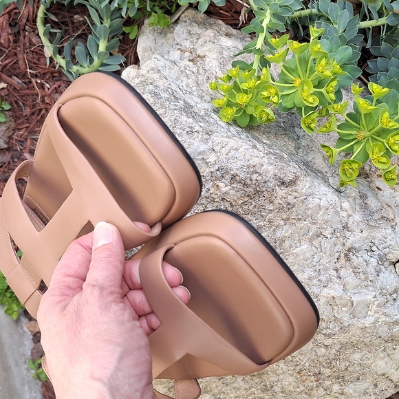 Jeffrey Campbell Bolo Low-Wedge Sandals Size 8 - Picture 4 of 9